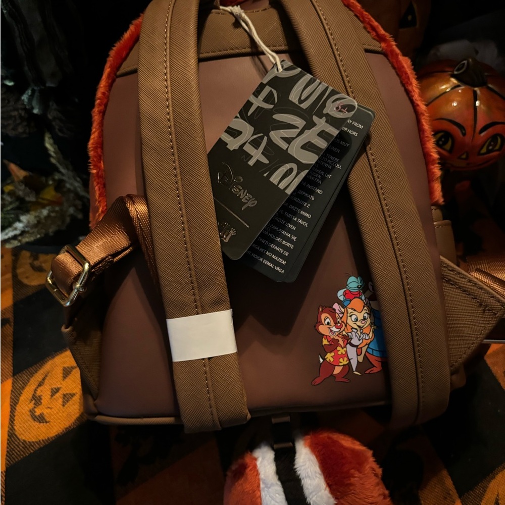 Loungefly Chip 'n Dale - Rescue Rangers - Faux Fur Chip - Picture 2 of 2
